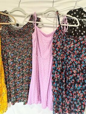 Lot Forever 21 Floral Mini Dress